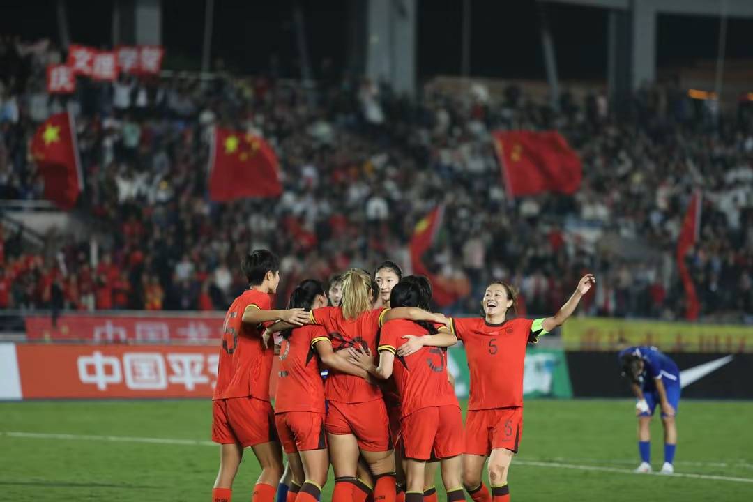 开云体育官网-女足比赛中，中国队员赵某连入两球的简单介绍
