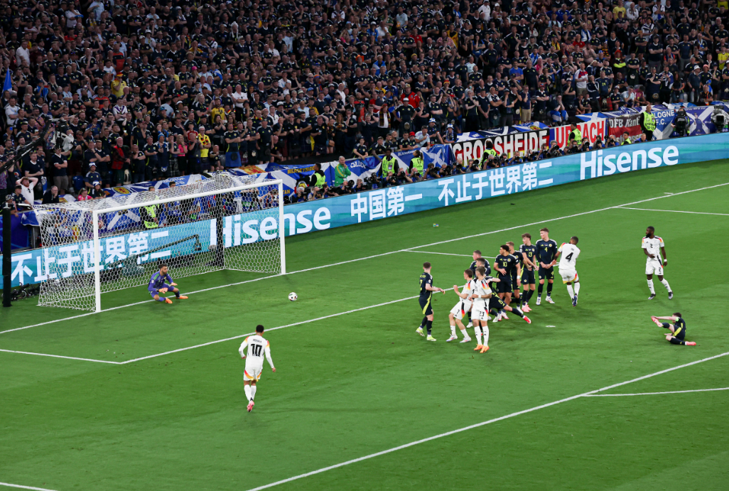 开云体育app下载-包含顶尖球队实力对抗，欧洲赛事争夺瞩目的词条