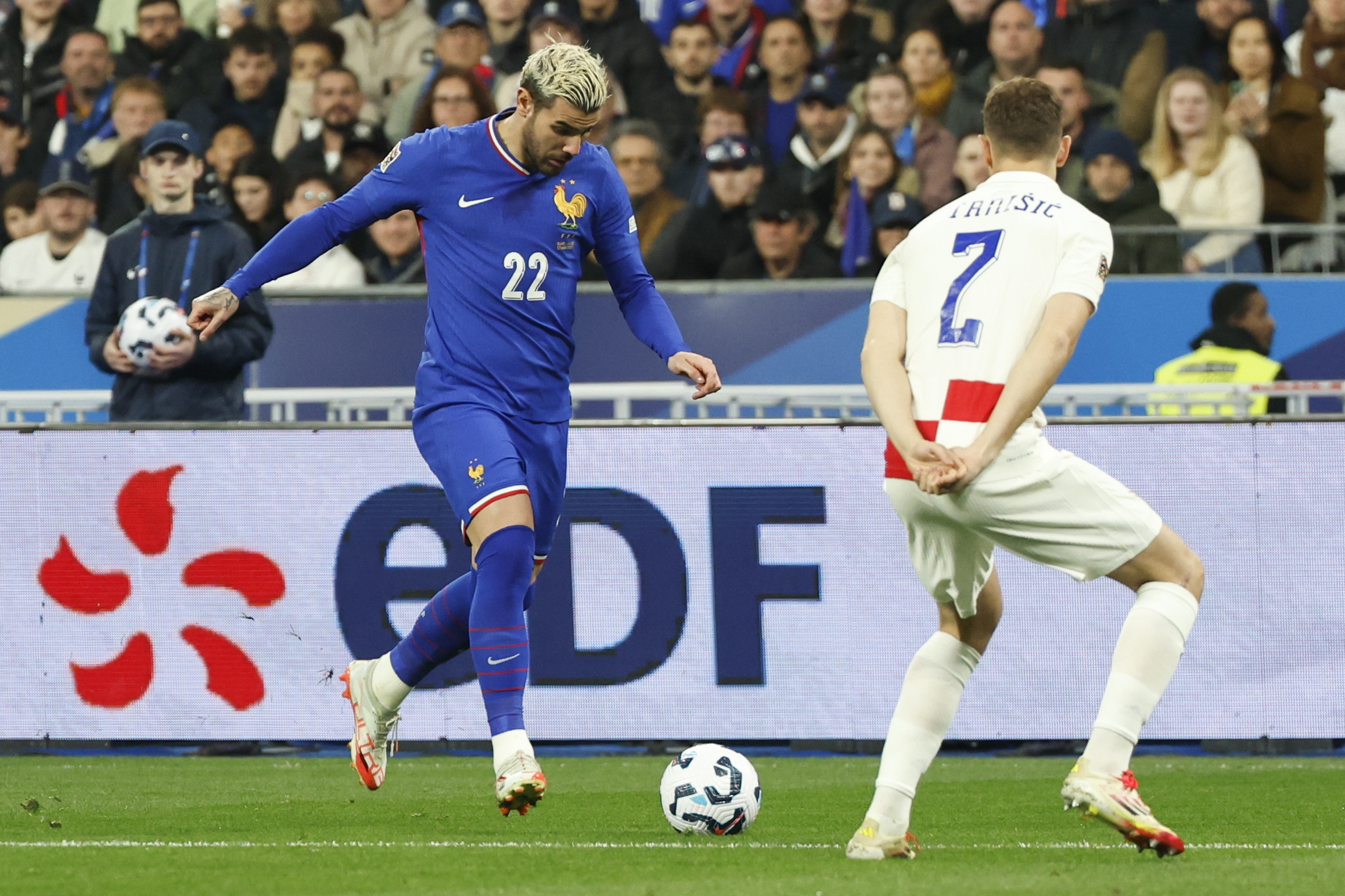 法国豪取大胜，顺利晋级欧国联半决赛，波兰遗憾告终的简单介绍