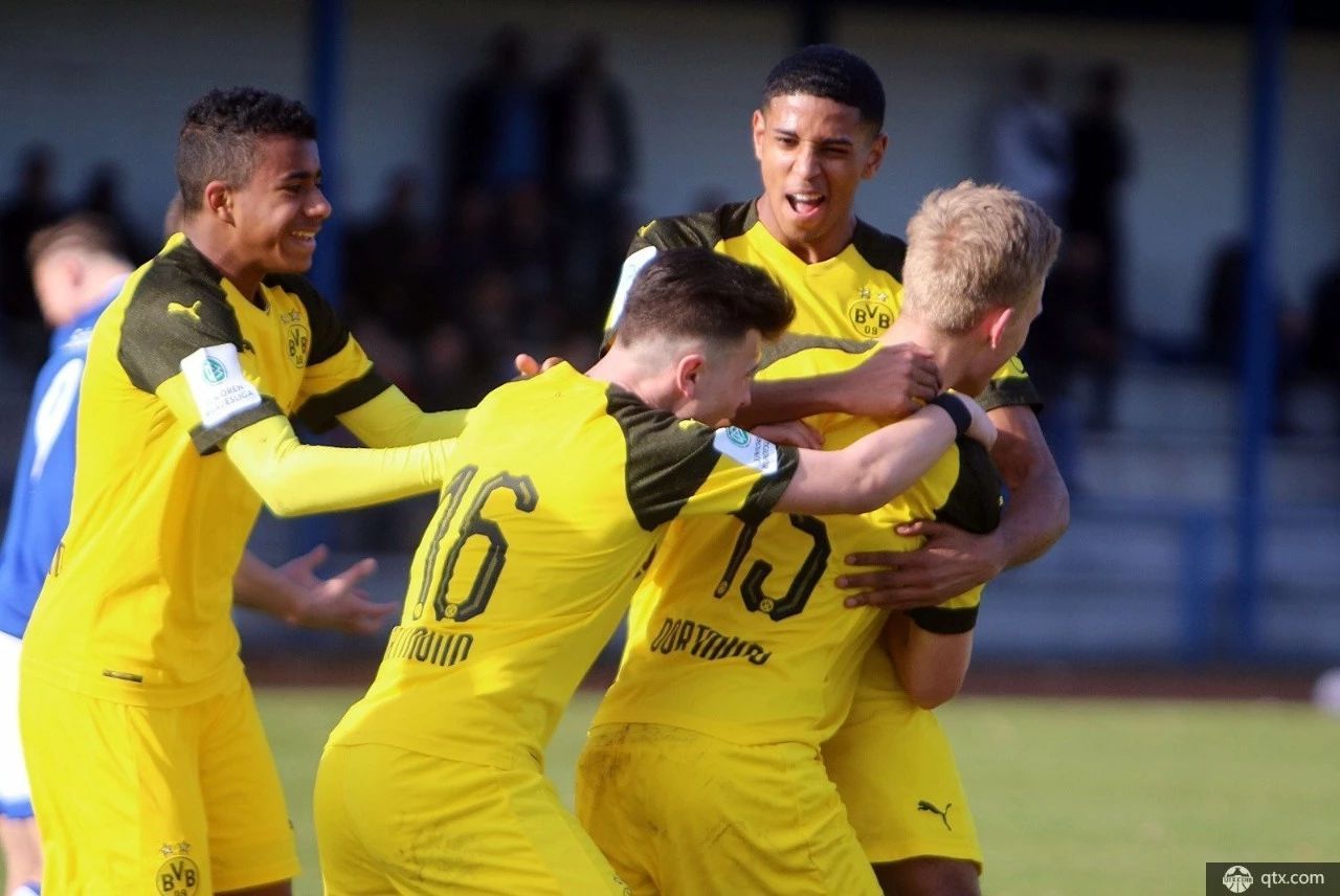 关于纽伦堡连续不败,稳固在德甲积分榜中上游位置的信息 关于纽伦堡连续不败,稳固在德甲积分榜中上游位置的信息